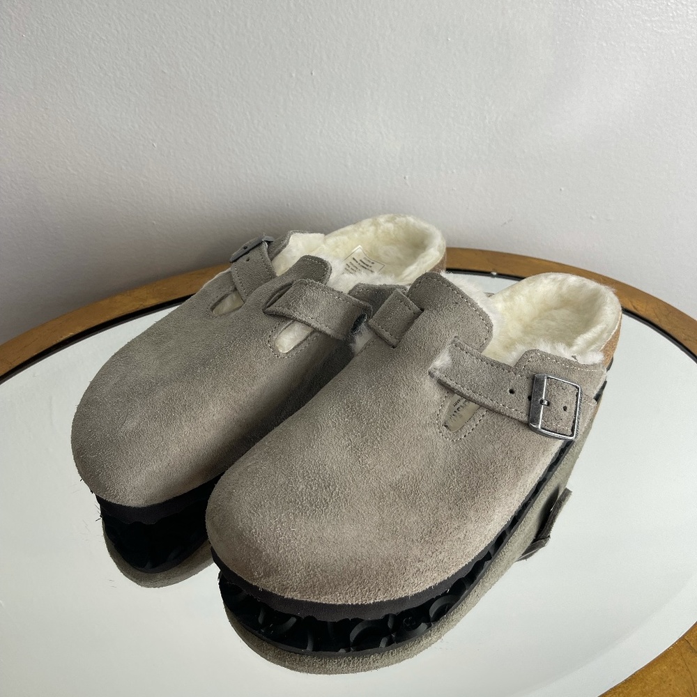 BIRKENSTOCK Boston Genuine Shearling Lined Clog in Stone Coin Suede Size 7-7.5US - Picture 5 of 16